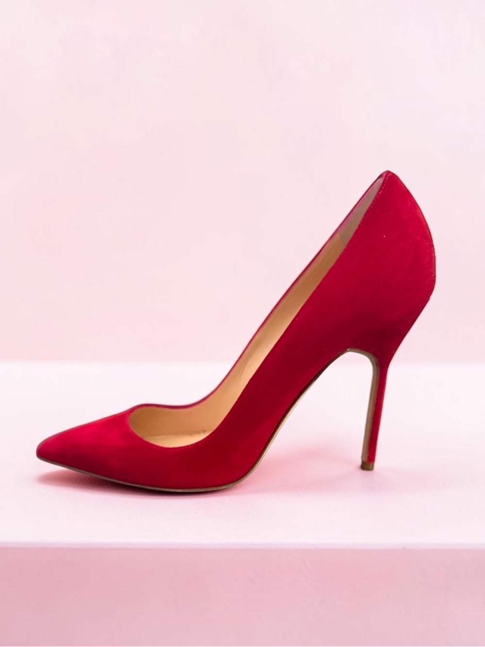 Manolo Blahnik BB 105mm Suede Pumps
Blue 38 Red 38.5